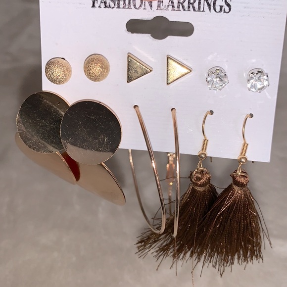 🌺 3/$15 🌺 Woman’s Earring Set of 6 - Picture 5 of 6